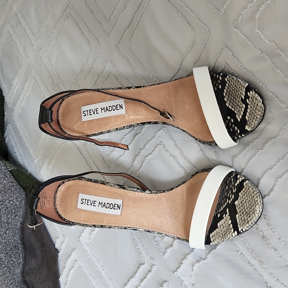 Steve Madden snake print pumps